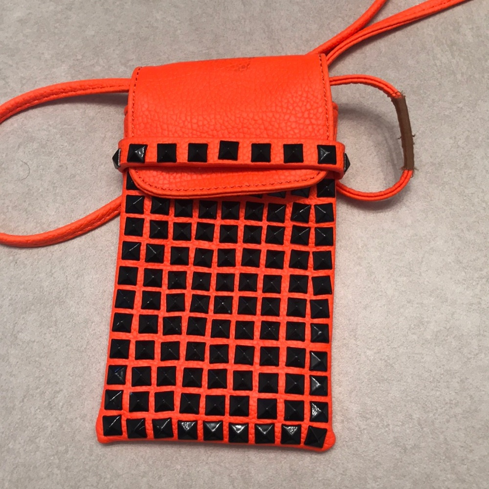 Over the shoulder phone pouch